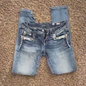 MISS ME SIGNATURE SKINNY JEANS